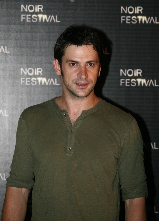 Zadar, 200811.
U Maraschino baru zapoceo je Nior festival. Festival je otvoren hrvatskom premijerom kratkometraznog filma ‘Mind Games’ redatelja Gavina Bonda. U filmu glume hrvatski top model Helena Sopar i Brian Geraghty (poznat po ulozi u Oscarom nagra Zadar, 200811.
U Maraschino baru zapoceo je Nior festival. Festival je otvoren hrvatskom premijerom kratkometraznog filma ‘Mind Games’ redatelja Gavina Bonda. U filmu glume hrvatski top model Helena Sopar i Brian Geraghty (poznat po ulozi u Oscarom nagra