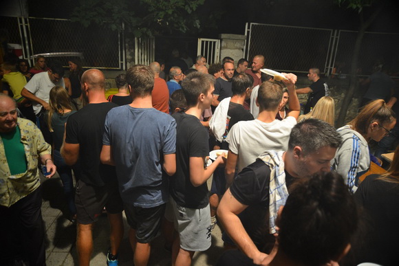 U povodu blagdana Kraljice Mira u Stanovima odigrana utakmica između liječnika i predstavnika Gradske uprave, Foto: Iva Perinčić