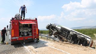 Cisterna s gorivom izletjela s autoceste nakon sudara s tegljačem