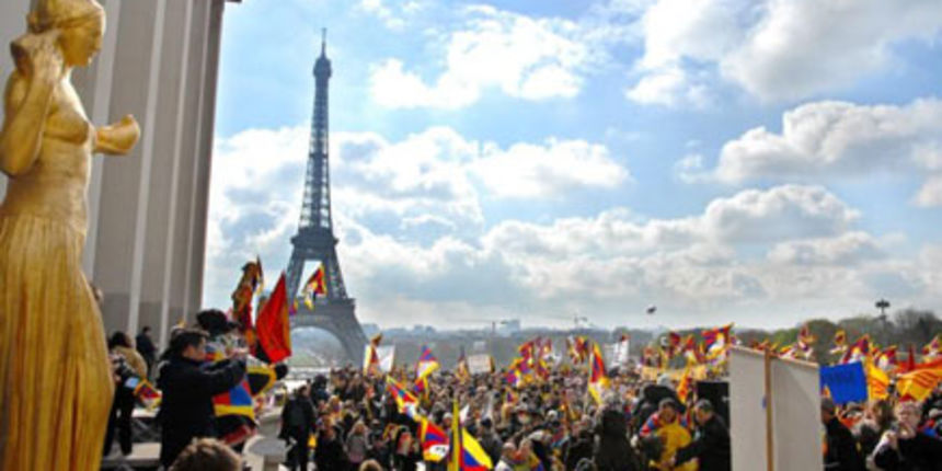 Prosvjedi – Pariz (foto: 24 sata) Prosvjedi – Pariz (foto: 24 sata)