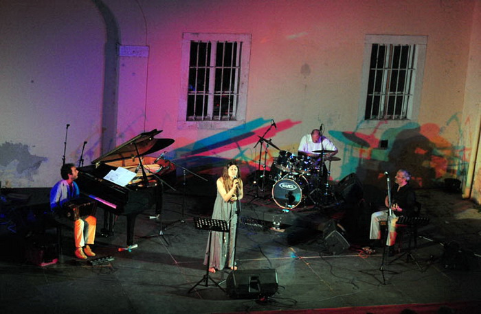 Festival suvremen glazbe: Daniele di Bonaventura trio i Jelana Radan, Foto: Nenad Marcev Festival suvremen glazbe: Daniele di Bonaventura trio i Jelana Radan, Foto: Nenad Marcev