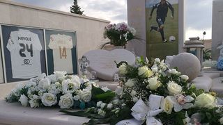 Delegacija NK Zadra posjetila vječno počivalište Hrvoja Ćustića Delegacija NK Zadra posjetila vječno počivalište Hrvoja Ćustića