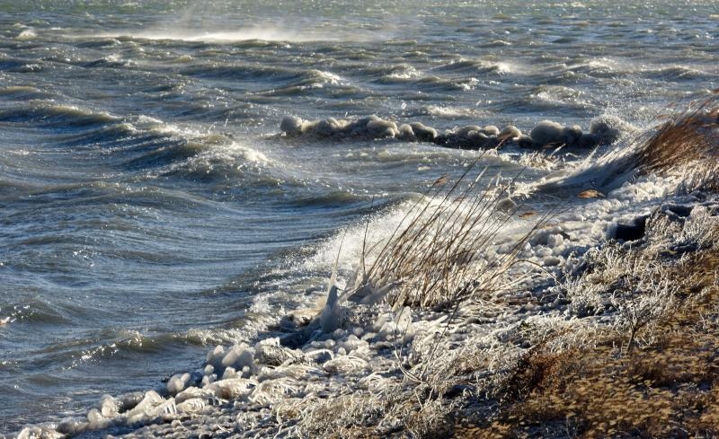 Zaledilo Vransko jezero u lučici na Prosici