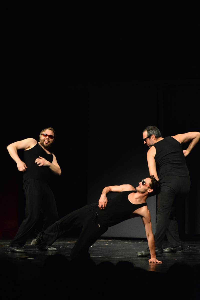 Predstava “Njuške” u HNK Zadar, foto: Iva Perinčić Predstava “Njuške” u HNK Zadar, foto: Iva Perinčić