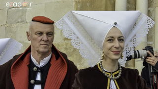 Paški zimski karneval 2018: Karnevalska povorka prošla ulicama grada do Pijace