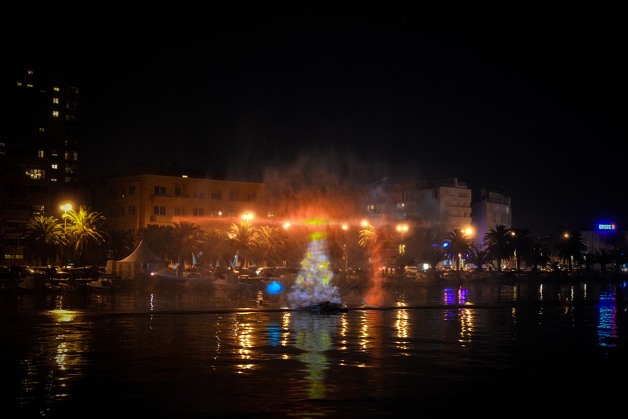 Zadrani oduševljeni hologramskim božićnim drvcem