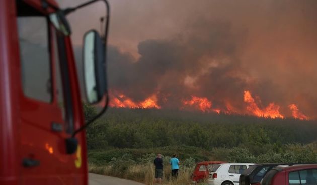 Žrnovnica: Vatra je sve bliže Splitu, nebo je prekriveno dimom