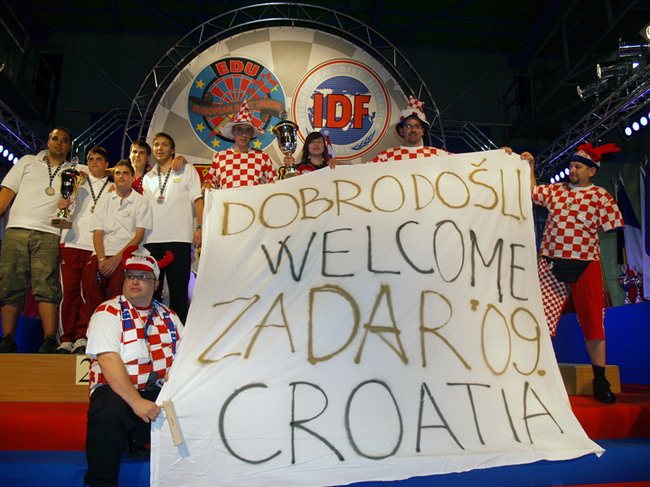 Igraci zagrebacke ekipe Vrbik-04 na proglasenju su pozvali sve pikadiste da sljedece godine dodju na SP u Zadar sto je izazvalo gromoglasni pljesak u dvorani