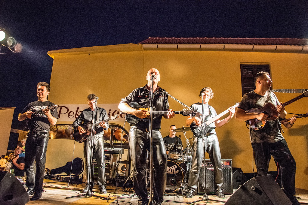 Tamburaški sastav Gazde u Povljani Tamburaški sastav Gazde u Povljani