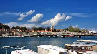 Skitnja gradom by Roberto Lerga