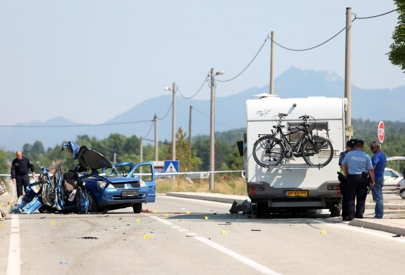 Stravična prometna nesreća u Ličkom Cerju na državnoj cesti D50