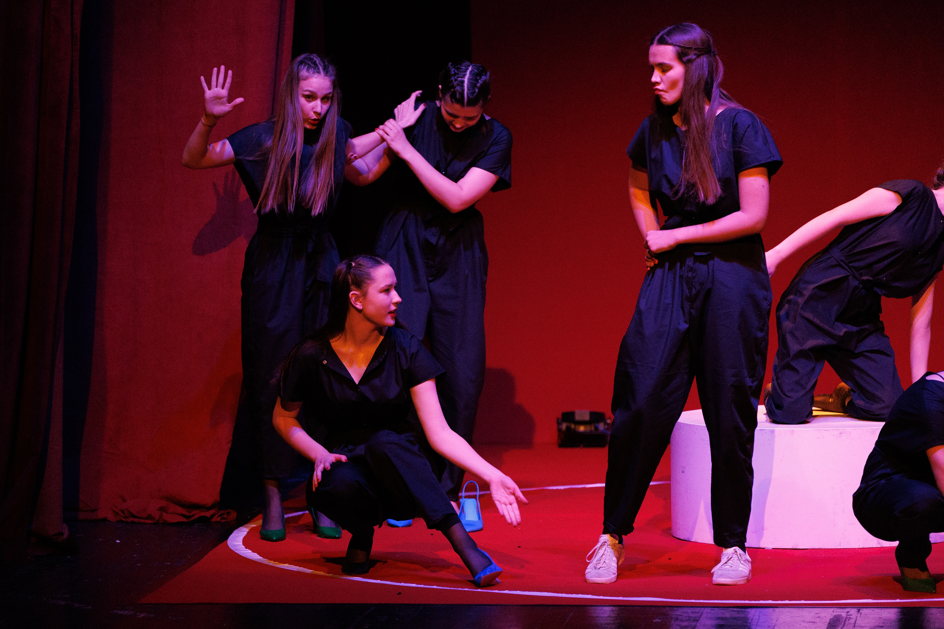 Igrajmo se: Zabranjeno mlađima od 15 strana A