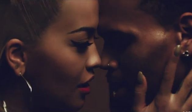 Rita Ora u spotu ljubi Chrisa Browna