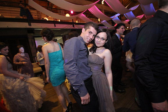 Maturalna večer Gimnazije Vladimira Nazora (foto:Saša Čuka) Maturalna večer Gimnazije Vladimira Nazora (foto:Saša Čuka)