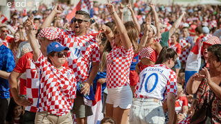 Navijačko ludilo u Zadru za vrijeme i nakon finala Svjetskog prvenstva Navijačko ludilo u Zadru za vrijeme i nakon finala Svjetskog prvenstva