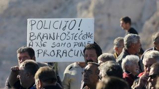 Pag: Prosvjed protiv ilegalnih berača samoniklog bilja, Foto: Filip Brala/PIXSELL