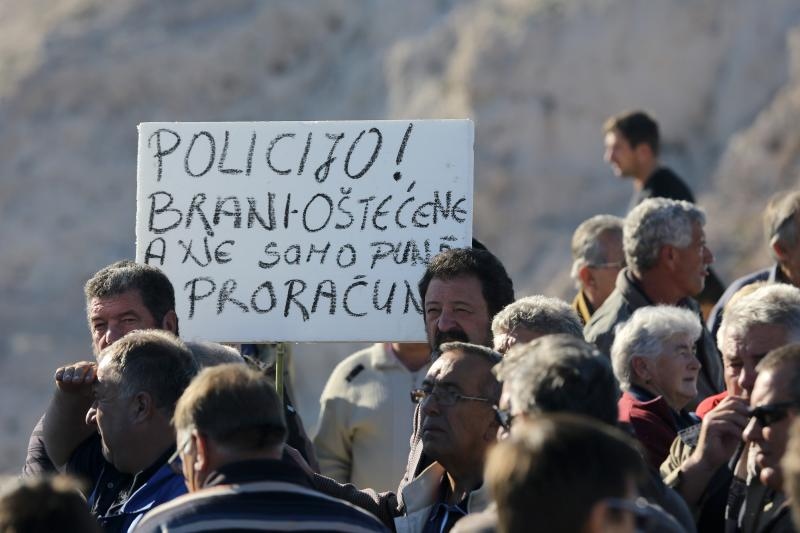 Pag: Prosvjed protiv ilegalnih berača samoniklog bilja, Foto: Filip Brala/PIXSELL