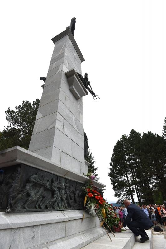 Srb: Polaganjem vijenaca obilježena obljetnica Dana ustanka naroda Like, Photo: Dino Stanin/PIXSELL