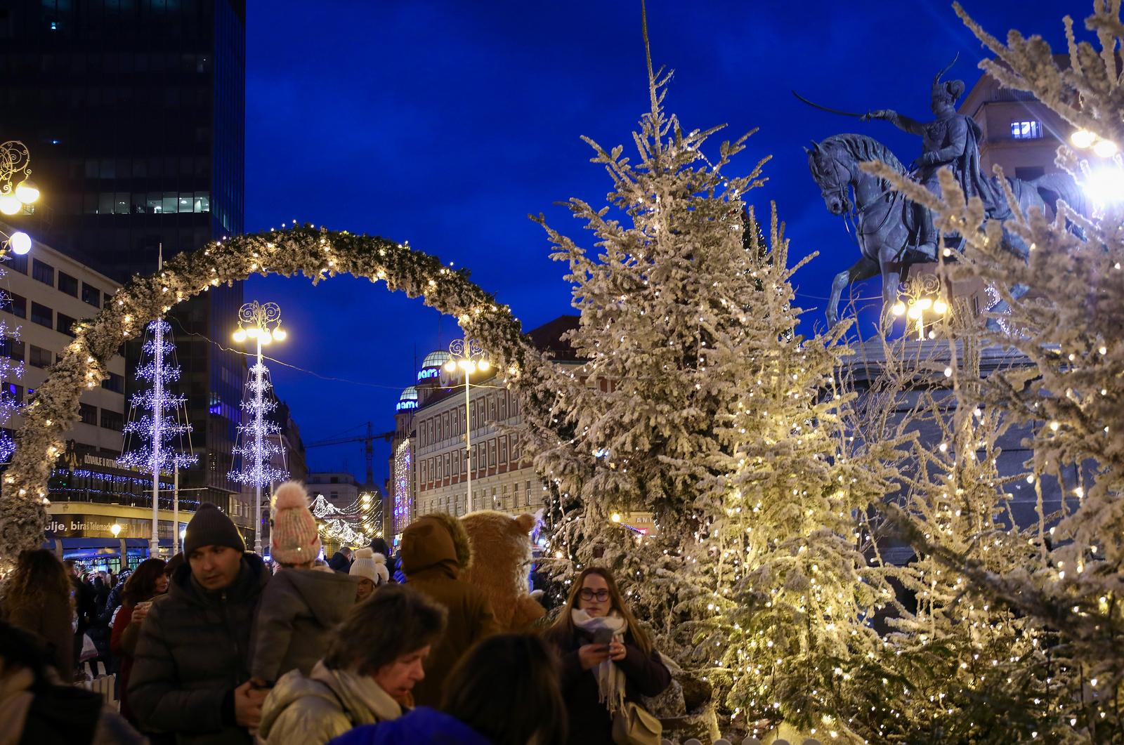 Zagrebački Advent na Trgu bana Jelačića