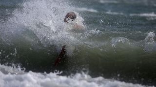 Zadar: Surferi uživaju u valovima koje je prouzročilo snažno jugo, Photo: Filip Brala/PIXSELL