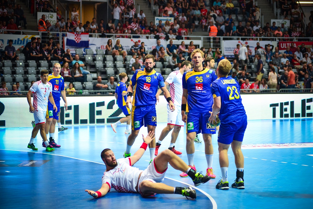 U doista sjajnoj atmosferi koju je stvorilo oko 5000 navijača iz cijele Hrvatske, naši su rukometni reprezentativci remizirali sa Švedskom i to s rezultatom 25-25. Bila je to ‘kaubojima’ pretposljednja pripremna utakmica uoči Olimpijskih igara