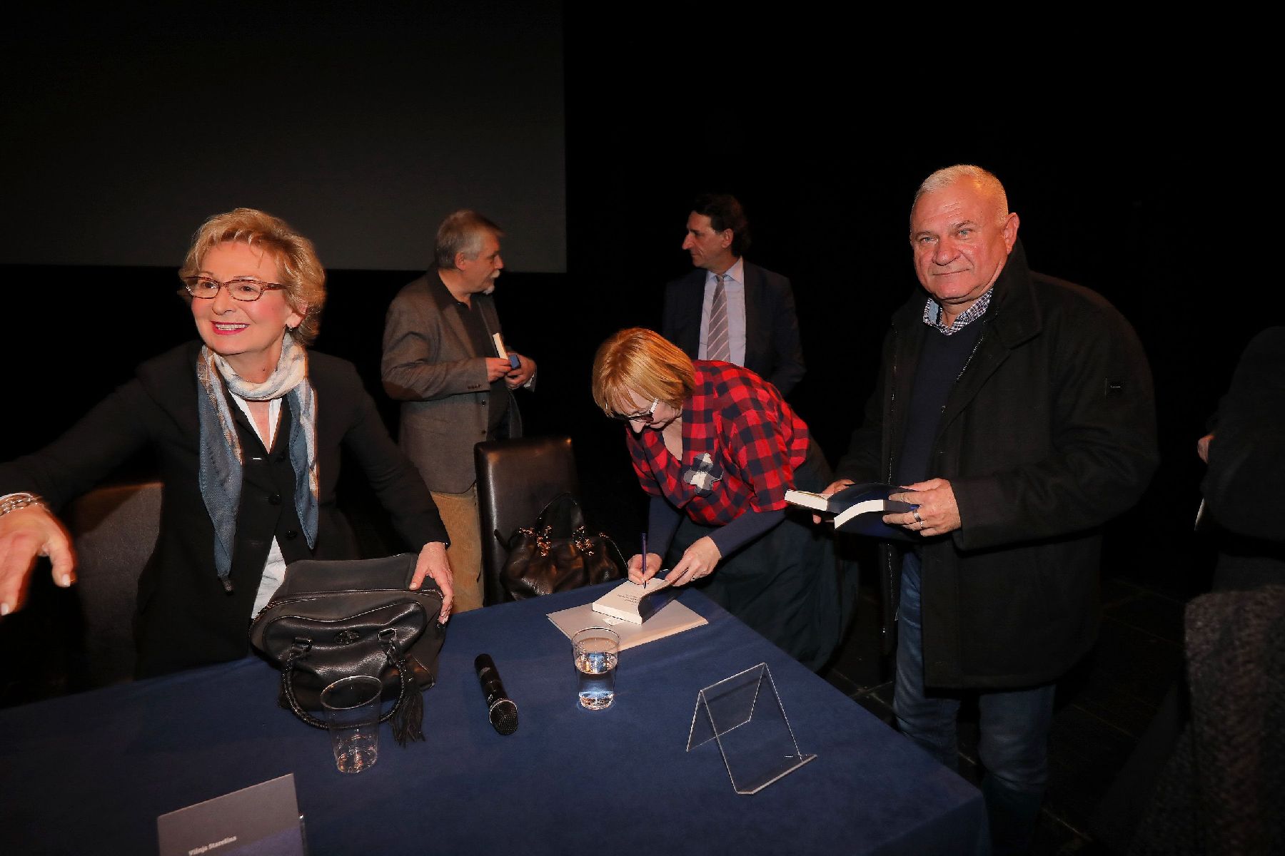 Višnja Starešina u Zadru predstavila knjigu “Hrvati pod KOS-ovim krilom; Završni račun Haaškog suda”.