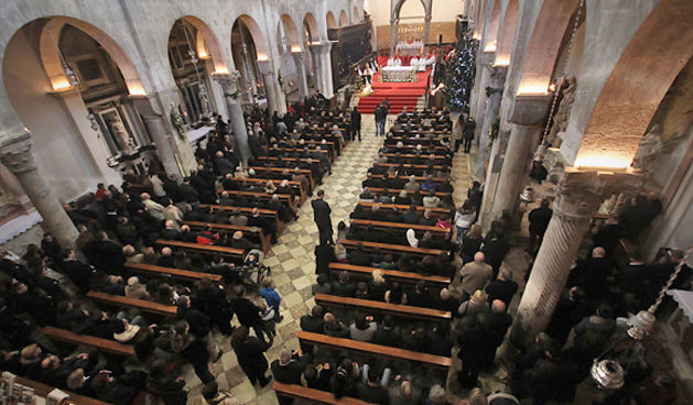 Božićno misno slavlje u katedrali sv. Stošije (foto:Saša Čuka)