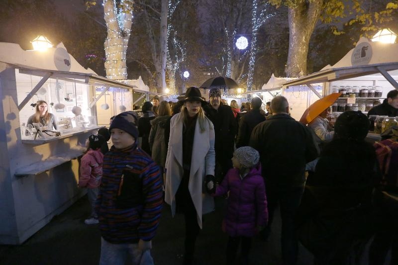 Na Zrinjevcu otvoren Advent u Zagrebu
