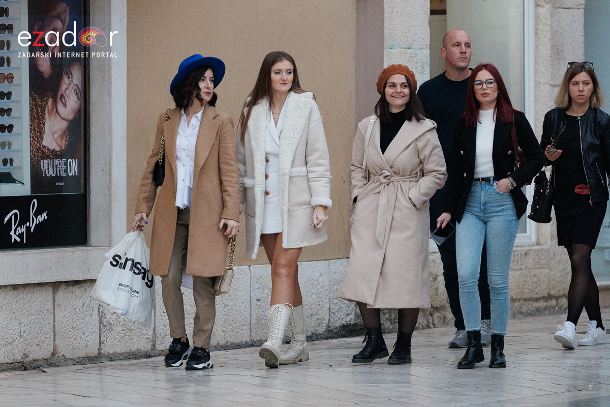 Đir po gradu, subotnja špica 12. studenog 2022. Đir po gradu, subotnja špica 12. studenog 2022.