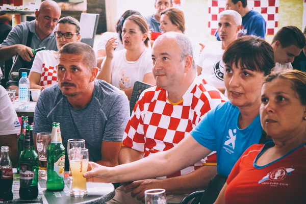 Euro 2016: Utakmica između Hrvatske i Češke gledala se u brojnim zadarskim lokalima i kafićima.
