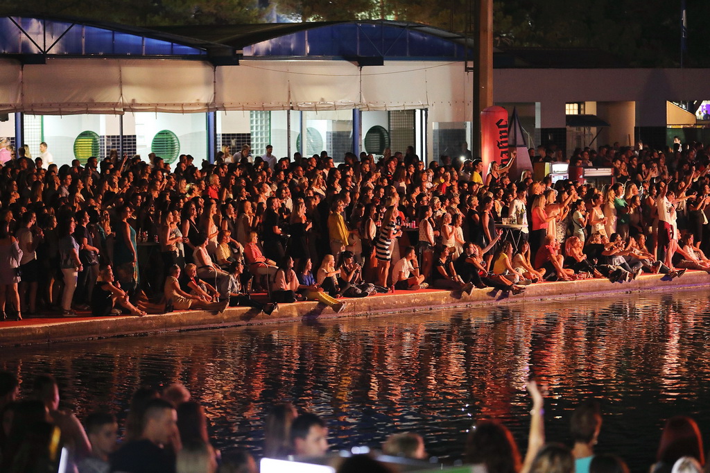 Čudesna Doris Dragović oduševila u Biogradu na Moru Čudesna Doris Dragović oduševila u Biogradu na Moru