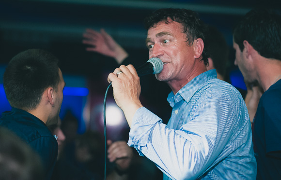 Zadarska večer s Ivicom Sikirićem Ićom u Hitch baru, 8.5.2015. (Foto: Ivan Toman) Zadarska večer s Ivicom Sikirićem Ićom u Hitch baru, 8.5.2015. (Foto: Ivan Toman)