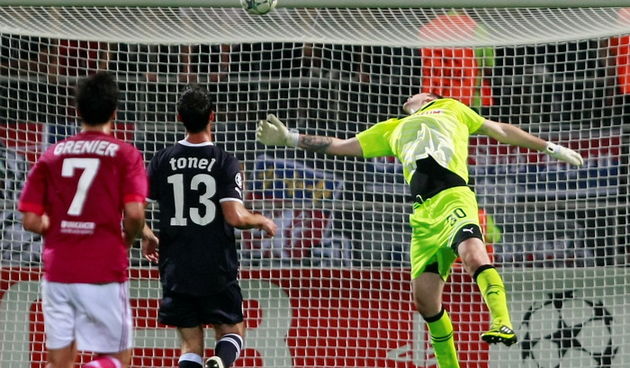 Lyon, Francuska, 270911.Stade de Gerland.Utakmica 2.kola Lige prvaka,Lyon – Dinamo. Na fotografiji: Clement Grenier, Tonel i Iva Kelava.Foto: Ronald Gorsic / CROPX
