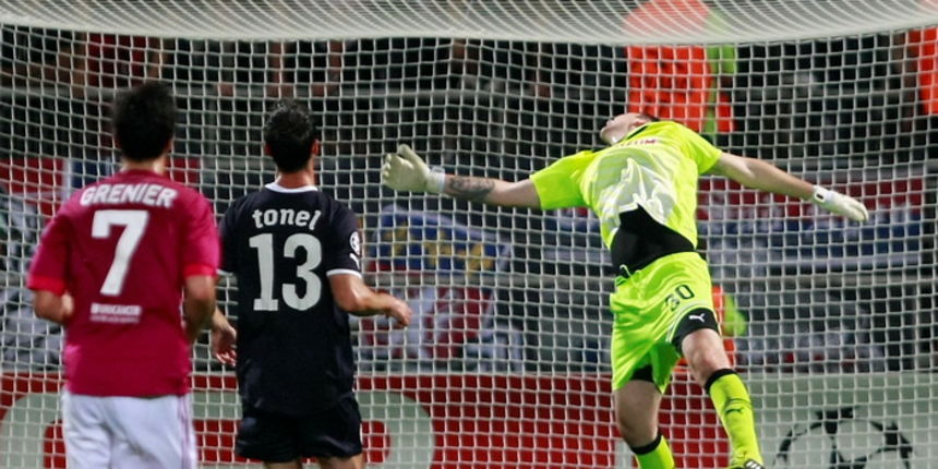 Lyon, Francuska, 270911.Stade de Gerland.Utakmica 2.kola Lige prvaka,Lyon – Dinamo. Na fotografiji: Clement Grenier, Tonel i Iva Kelava.Foto: Ronald Gorsic / CROPX