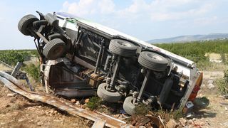 Cisterna s gorivom izletjela s autoceste nakon sudara s tegljačem