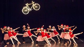 Božićna čestitka plesnog odjela Glazbene škole Blagoje Bersa