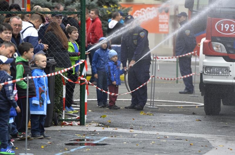 Budući zagrebački vatrogasci