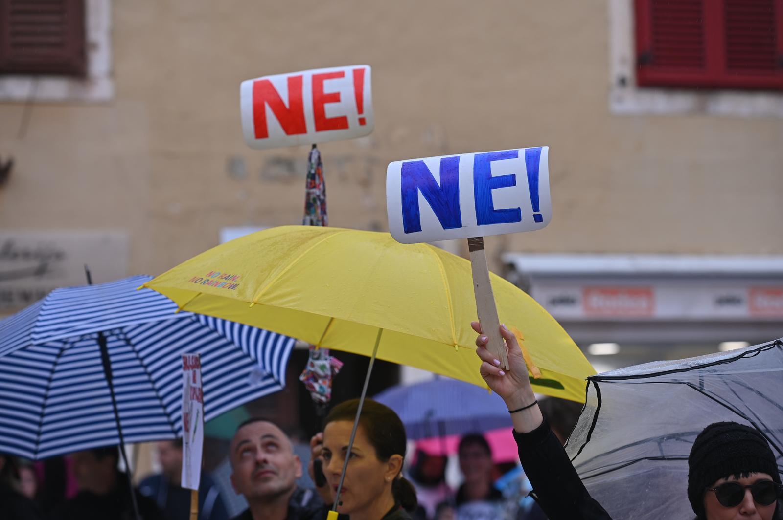 U Zadru novi prosvjed protiv covid potvrda