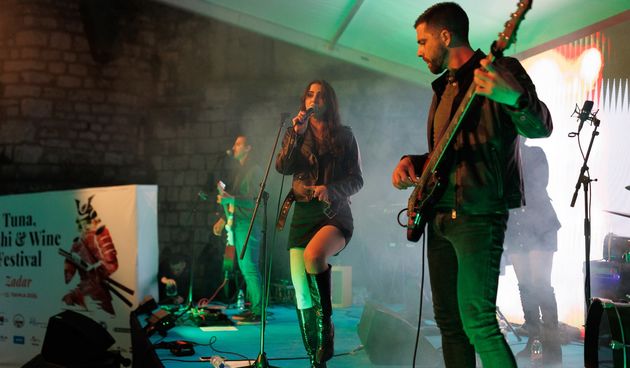 Tuna, Sushi & Wine festival Zadar: Koncert Lucije Marcelić & Pink Noise Tuna, Sushi & Wine festival Zadar: Koncert Lucije Marcelić & Pink Noise