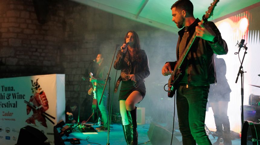 Tuna, Sushi & Wine festival Zadar: Koncert Lucije Marcelić & Pink Noise Tuna, Sushi & Wine festival Zadar: Koncert Lucije Marcelić & Pink Noise