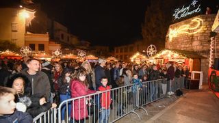 Advent u Zadru: Neponovljivi Neno Belan ponovo oduševio Zadrane. Foto: Dino Stanin/PIXSELL Advent u Zadru: Neponovljivi Neno Belan ponovo oduševio Zadrane. Foto: Dino Stanin/PIXSELL