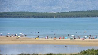 Kraljicina plaza u Ninu, jedna od najljepsih plaza u Hrvatskoj. Photo: Dino Stanin/PIXSELL
