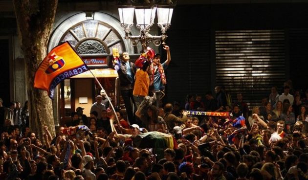 Barcelona’s supporters celebrate // Reuters