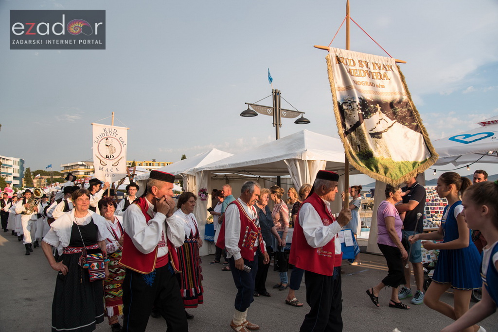 Otvoren 12. biogradski Gastro stol Otvoren 12. biogradski Gastro stol