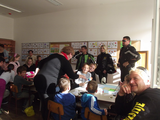 “Beštije” posjetile OŠ Šimuna Kožičića Benje “Beštije” posjetile OŠ Šimuna Kožičića Benje