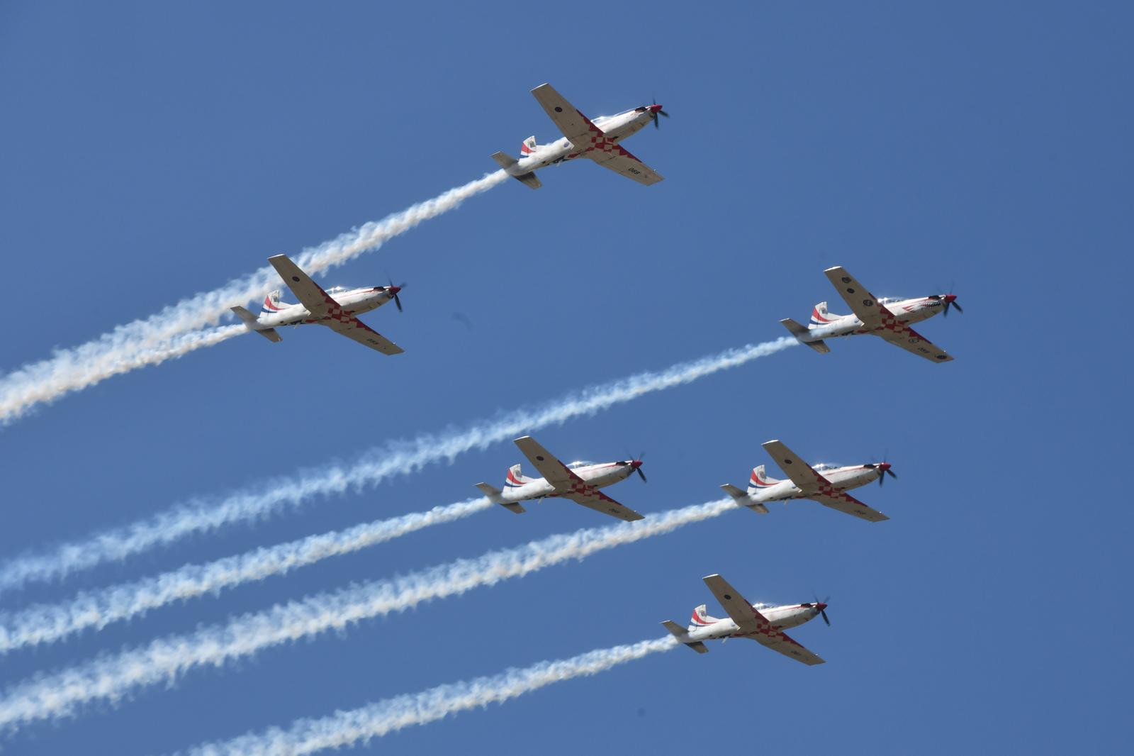 Preleti Rafalea i Krila oluje na obilježavanju 29. obljetnice VRO Oluja @ Knin Preleti Rafalea i Krila oluje na obilježavanju 29. obljetnice VRO Oluja @ Knin