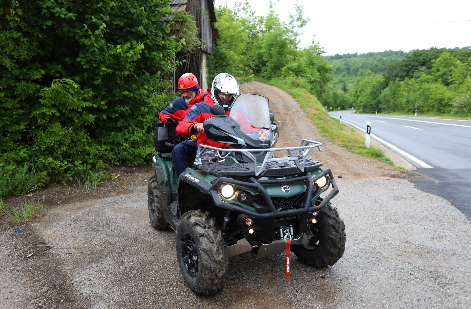 Rakovica: HGSS dronom pronašao nestalu cessnu