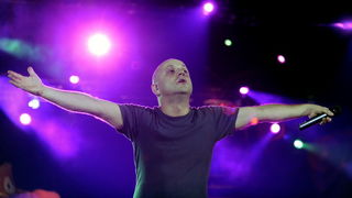 Split, 021009.
Spaladium Arena.
Koncert “Adio lito” na kojem nastupaju Hladno pivo, Fon Biskich, Damir Urban, Marijan Ban i Psihomodo Pop.
Na fotografiji: Mile Kekin i Hladno pivo.
Foto: Josko Ponos / CROPIX Split, 021009.
Spaladium Arena.
Koncert “Adio lito” na kojem nastupaju Hladno pivo, Fon Biskich, Damir Urban, Marijan Ban i Psihomodo Pop.
Na fotografiji: Mile Kekin i Hladno pivo.
Foto: Josko Ponos / CROPIX