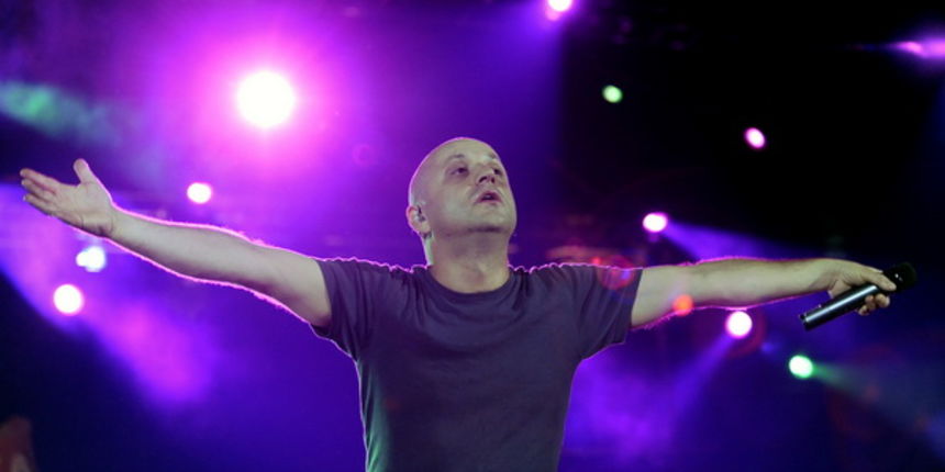 Split, 021009.
Spaladium Arena.
Koncert “Adio lito” na kojem nastupaju Hladno pivo, Fon Biskich, Damir Urban, Marijan Ban i Psihomodo Pop.
Na fotografiji: Mile Kekin i Hladno pivo.
Foto: Josko Ponos / CROPIX