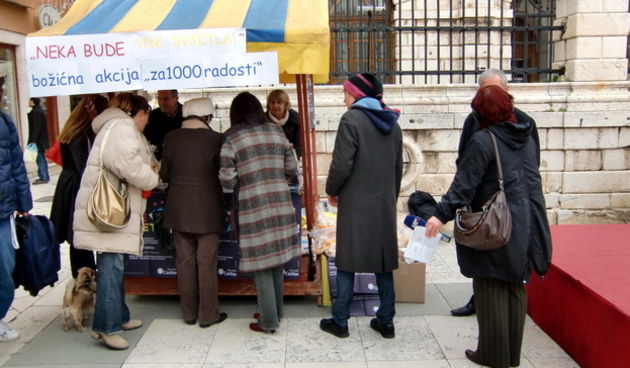 Bozicna akcija za 1000 radosti: Neka bude vise svjetla